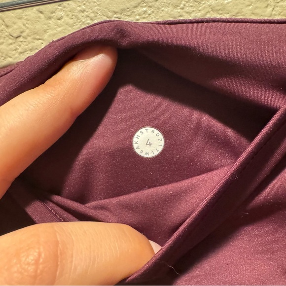 Lululemon Fast & Free Crop II Nulux 19” Maroon size 4 - Picture 9 of 9